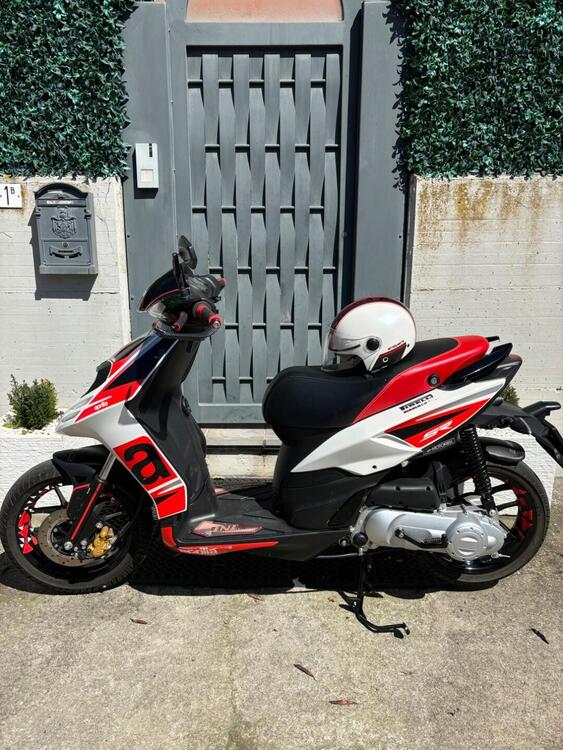 Aprilia SR 50 Motard 2T (2018 - 20) (2)