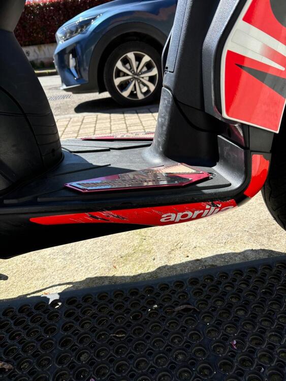 Aprilia SR 50 Motard 2T (2018 - 20) (4)