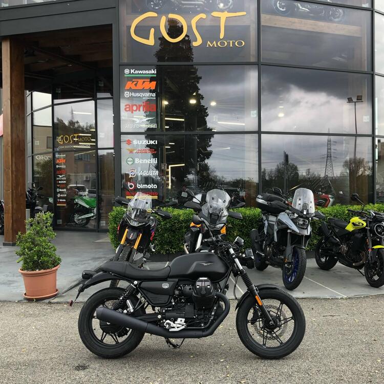 Moto Guzzi V7 Stone (2025)
