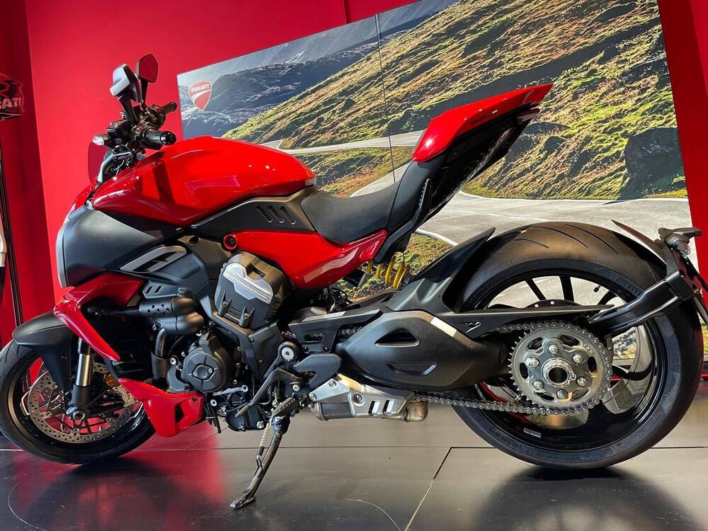 Ducati Diavel V4 (2023 - 25) (2)