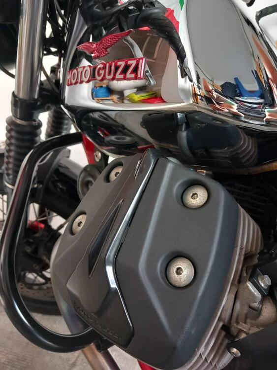 Moto Guzzi V7 II Racer (2015 - 17) (3)