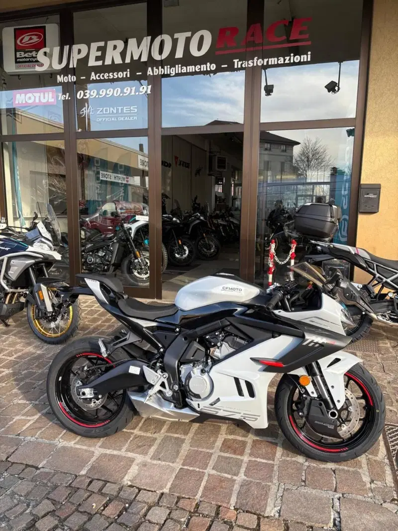 CFMOTO 675SR-R (2025 - 26)