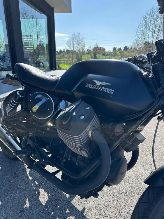 Moto Guzzi V7 Stone (2012 - 15) (5)