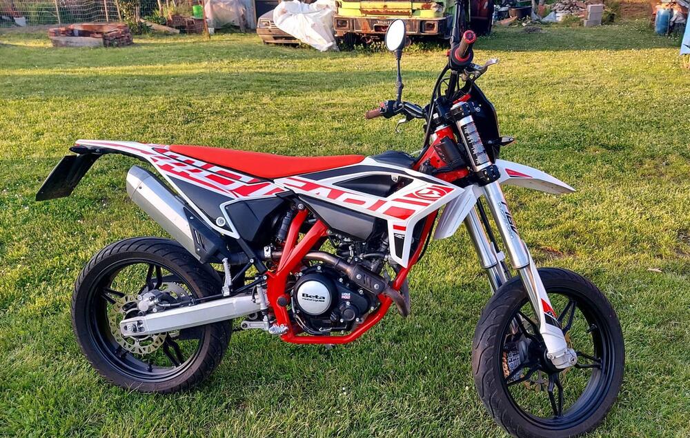 Betamotor RR 125 4T Motard LC (2021 - 23) (2)