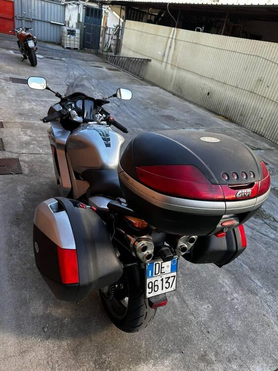 Honda VFR 800 (2002 - 05) (5)