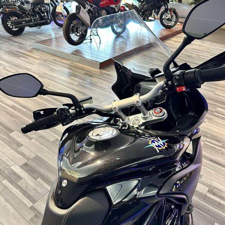 MV Agusta Turismo Veloce 800 Lusso SCS (2021 - 25) (5)