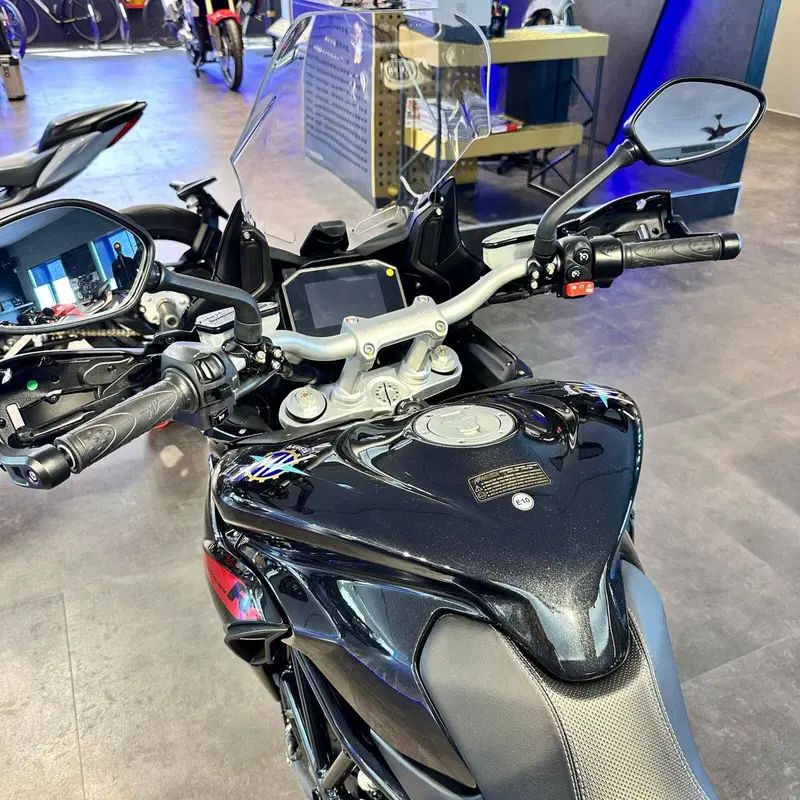 MV Agusta Turismo Veloce 800 R (2023 - 26) (4)