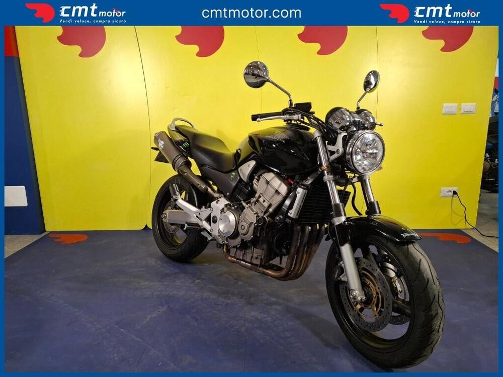 Honda Hornet 900 (3)
