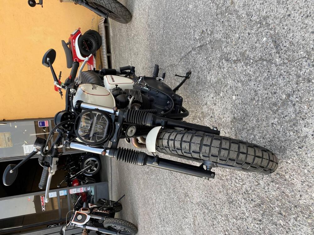 Triumph Bonneville SE (2009 - 13) (2)