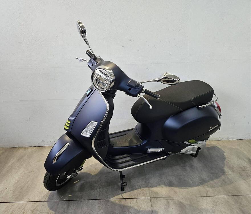 Vespa GTS 310 Super Tech (2025) (2)