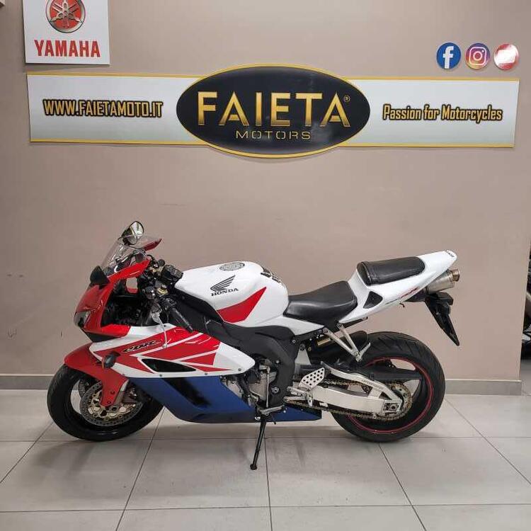 Honda CBR 1000 RR Fireblade (2004 - 05)