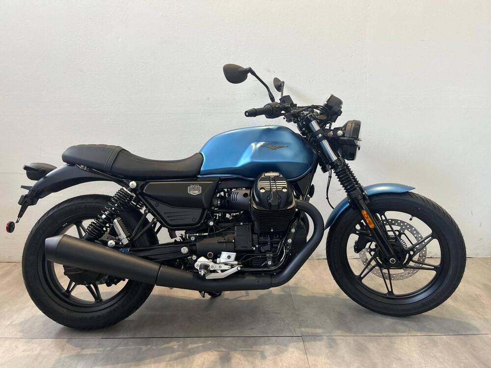 Moto Guzzi V7 Stone (2025)