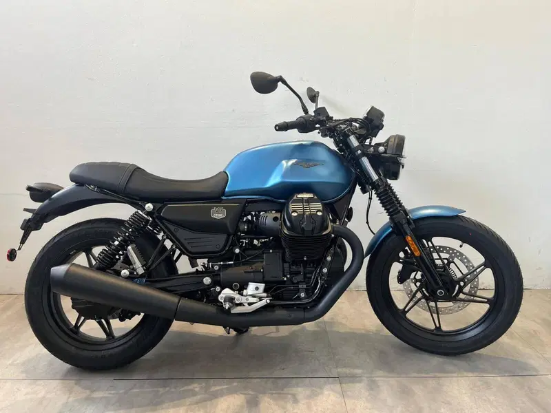 Moto Guzzi V7 Stone (2025 - 26)