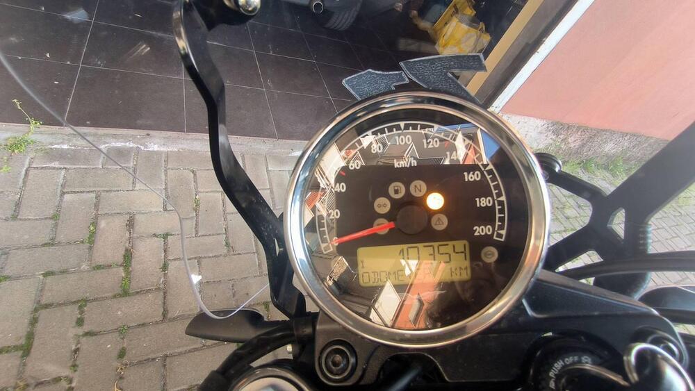 Moto Guzzi V7 III Rough (2018 - 20) (5)