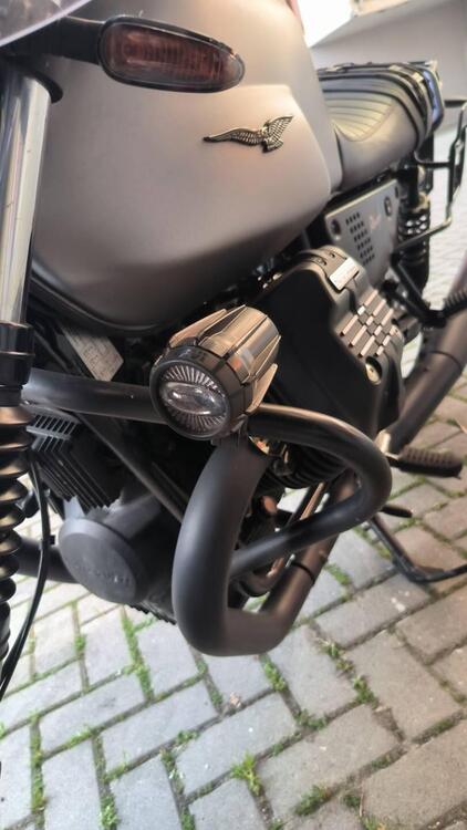 Moto Guzzi V7 III Rough (2018 - 20) (3)
