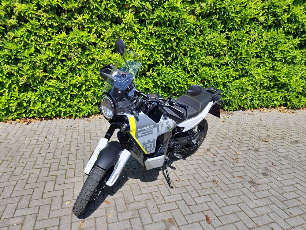 Husqvarna Norden 901 (2022 - 25)