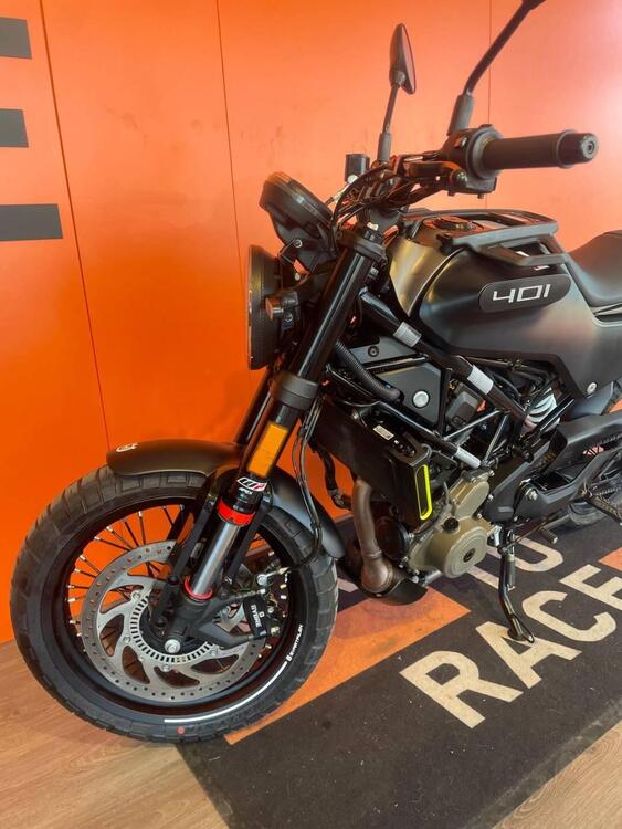 Husqvarna Svartpilen 401 (2021 - 23) (3)