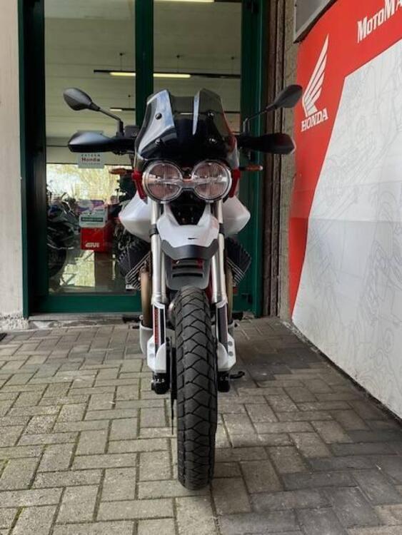 Moto Guzzi V85 TT Evocative Graphics (2021 - 23) (4)