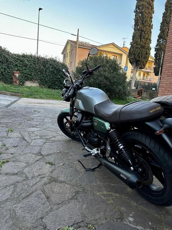 Moto Guzzi V7 Stone Centenario (2021 - 22) (3)