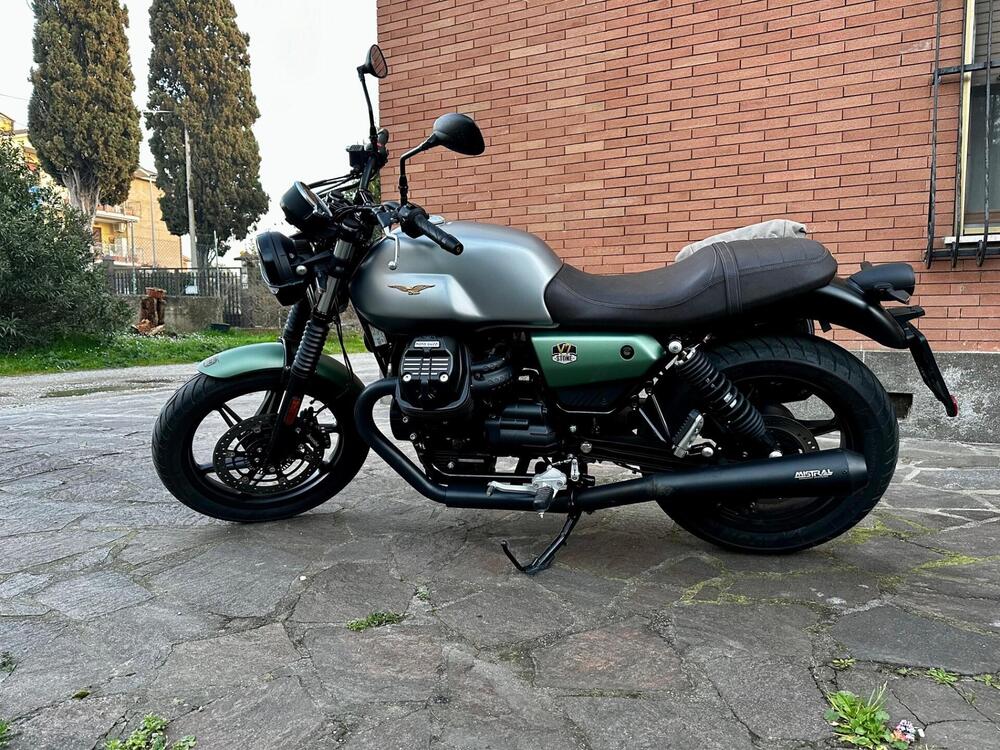 Moto Guzzi V7 Stone Centenario (2021 - 22) (4)