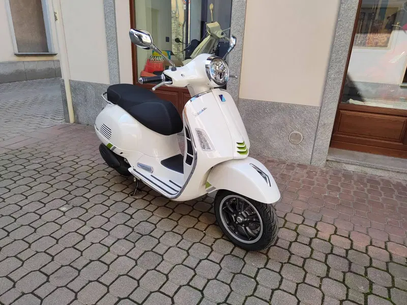 Vespa GTS 310 Supertech (2025 - 26) (2)