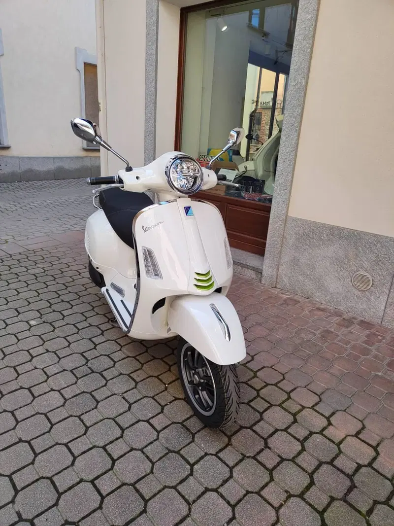 Vespa GTS 310 Supertech (2025 - 26) (4)