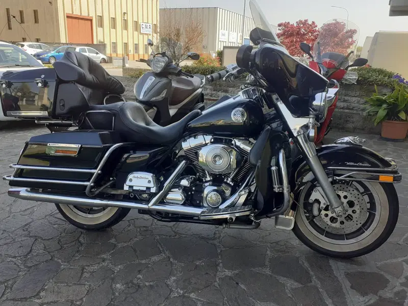 Harley-Davidson 1450 Electra Glide Ultra Classic (1999 - 02) - FLHTCUI (2)