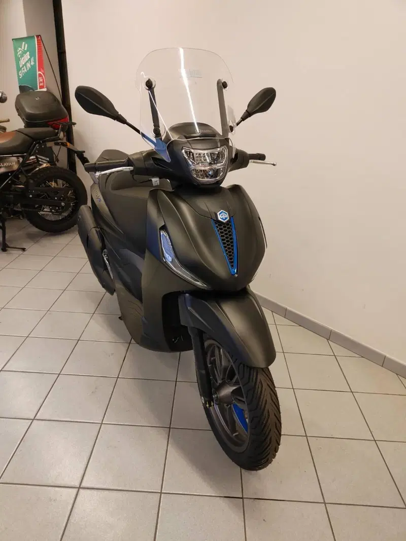 Piaggio Beverly 400 S (2025 - 26) (3)