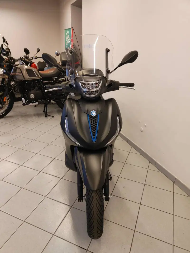 Piaggio Beverly 400 S (2025 - 26) (4)