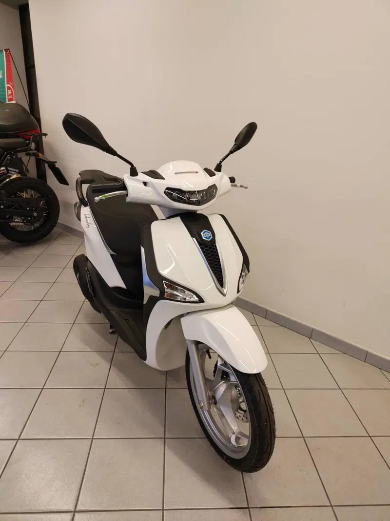 Piaggio Liberty 125 (2025 - 26) (5)