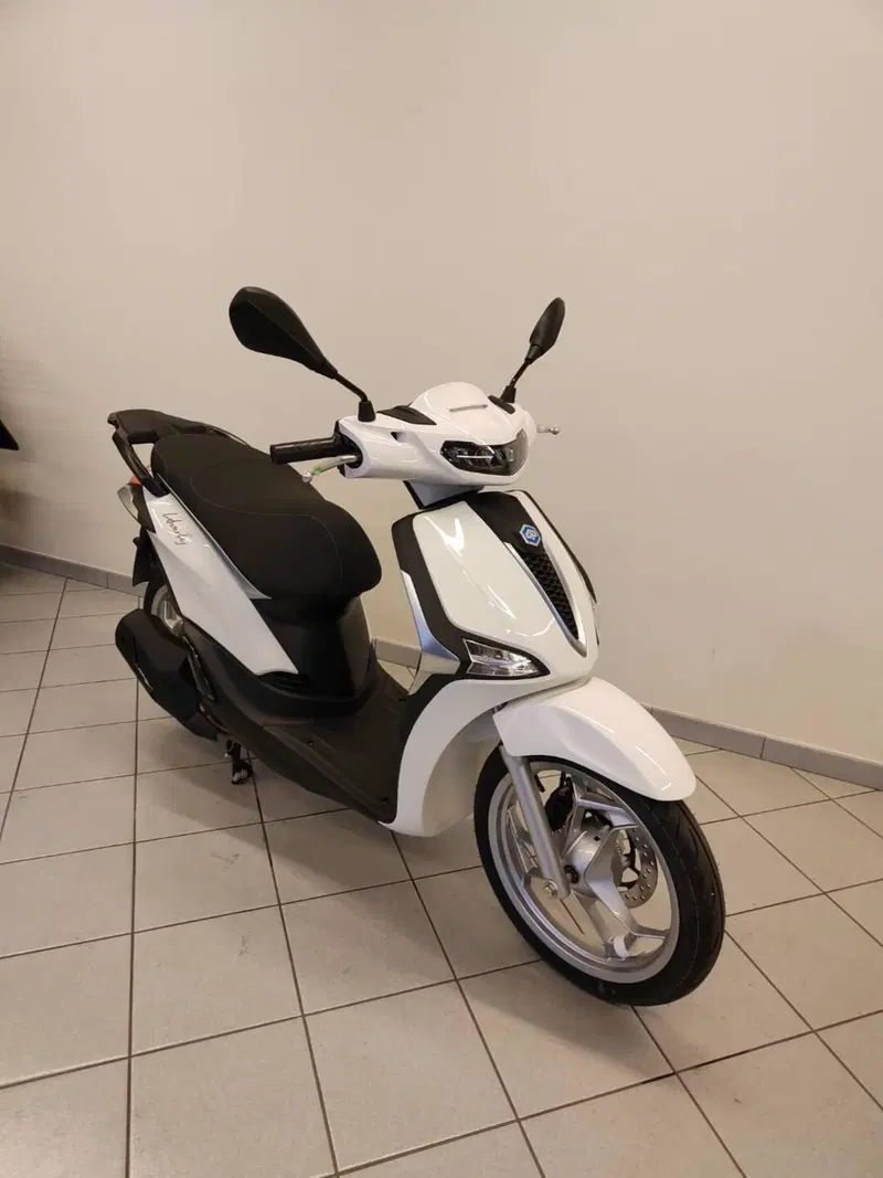 Piaggio Liberty 150 (2025 - 26) (4)