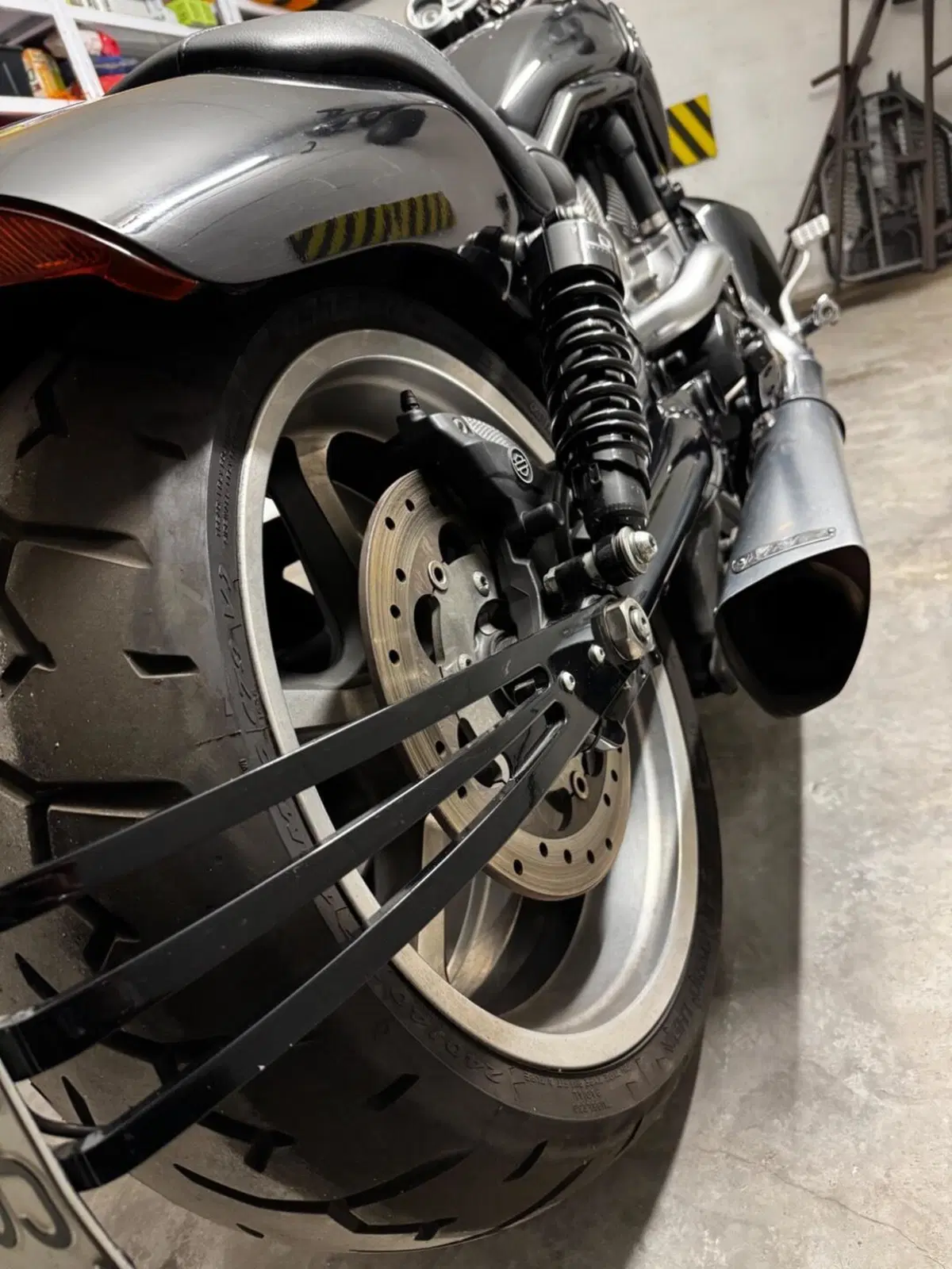 Harley-Davidson 1250 V-Rod Muscle (2009 - 17) - VRSCF (11)