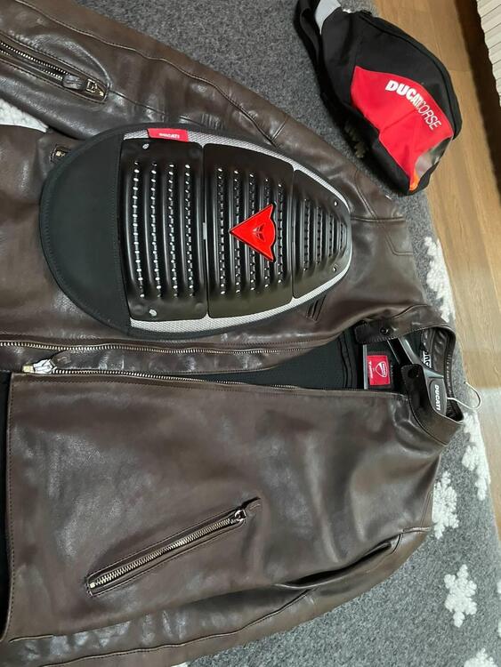 Giubbotto pelle Ducati (3)