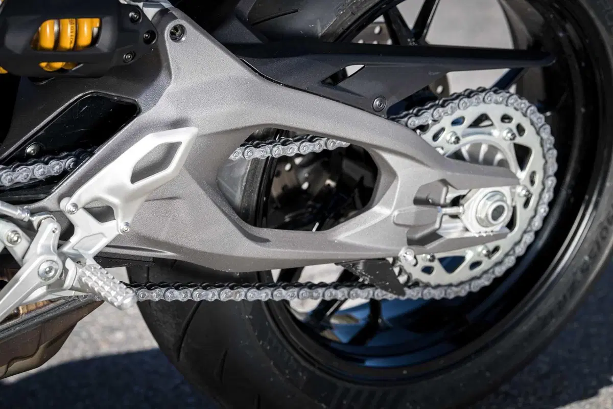 Ducati Streetfighter V2S 2025:  (12)