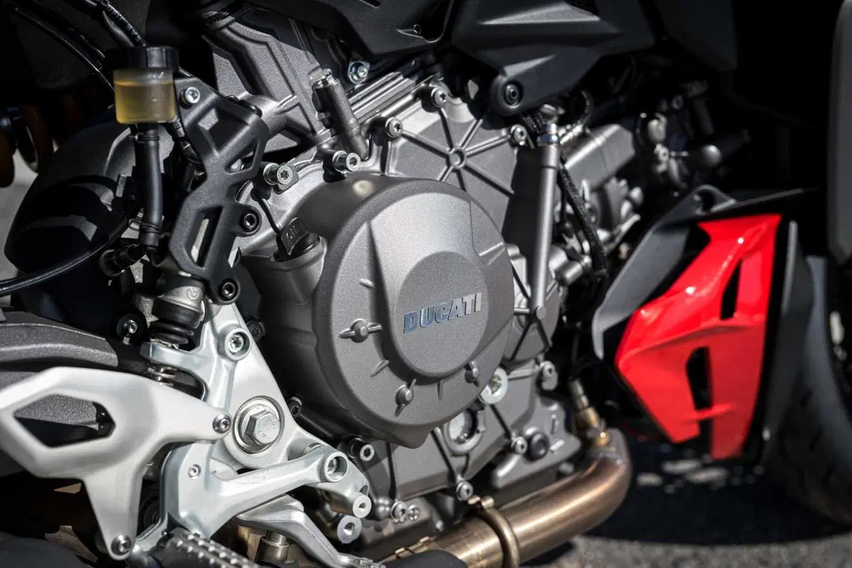 Ducati Streetfighter V2S 2025:  (18)