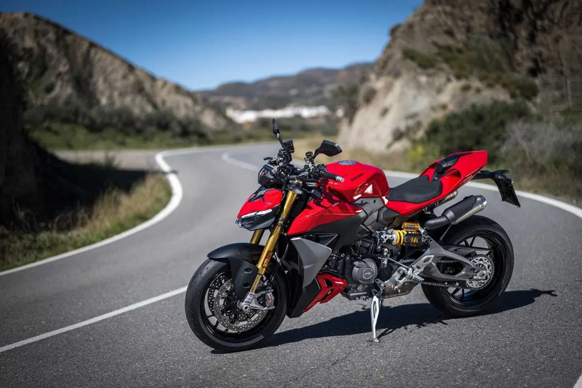 Ducati Streetfighter V2S 2025:  (27)