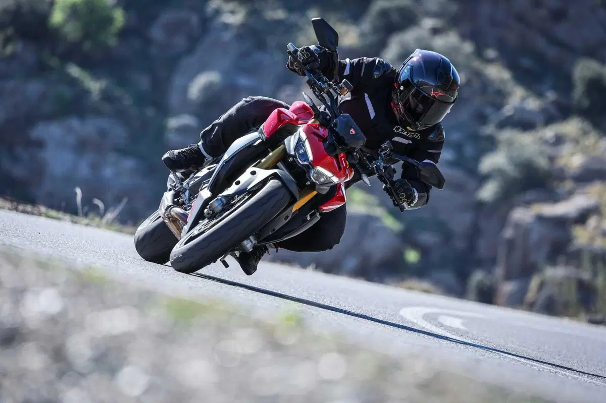 Ducati Streetfighter V2S 2025:  (28)