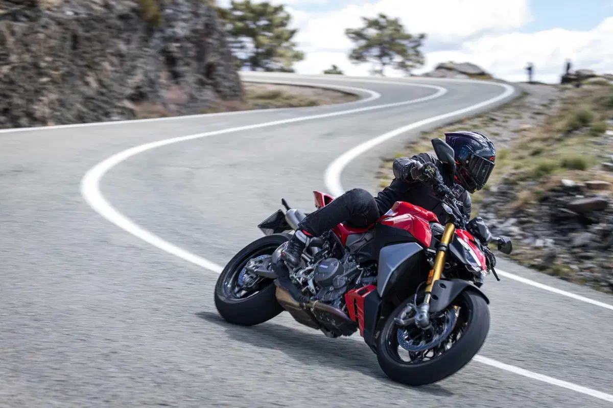 Ducati Streetfighter V2S 2025:  (29)