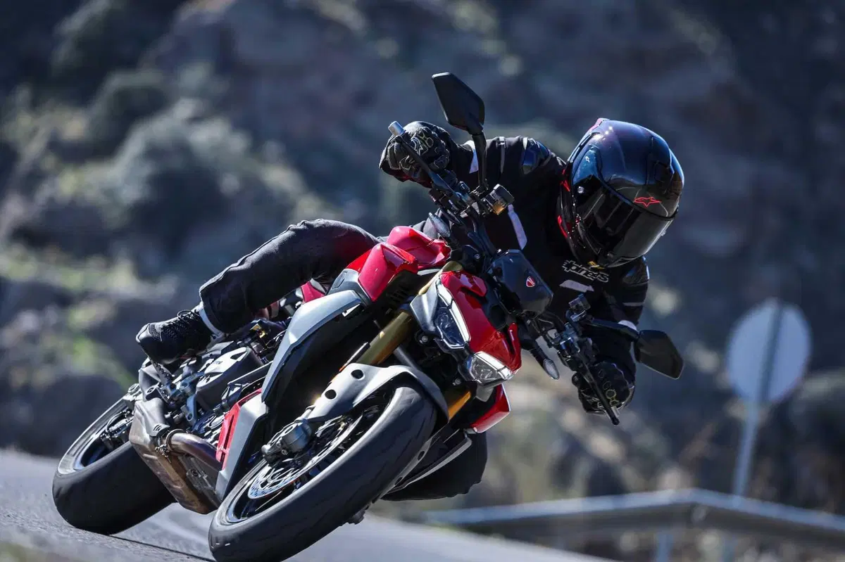 Ducati Streetfighter V2S 2025:  (30)