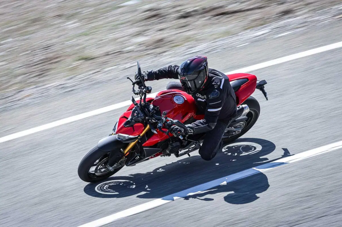 Ducati Streetfighter V2S 2025:  (32)