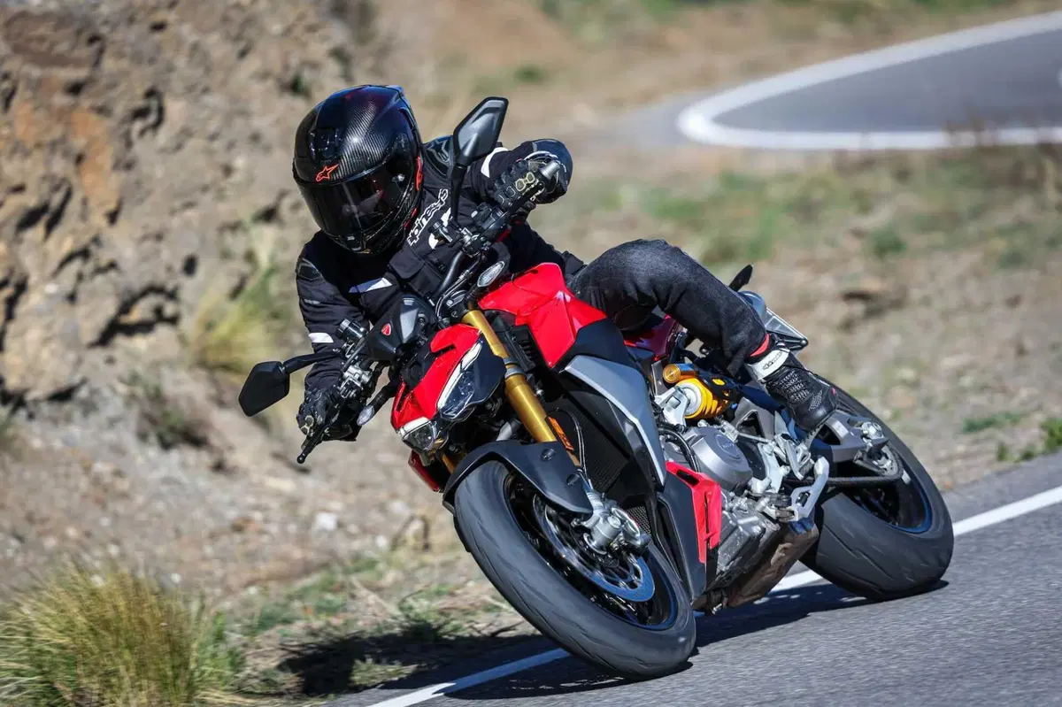 Ducati Streetfighter V2S 2025:  (34)