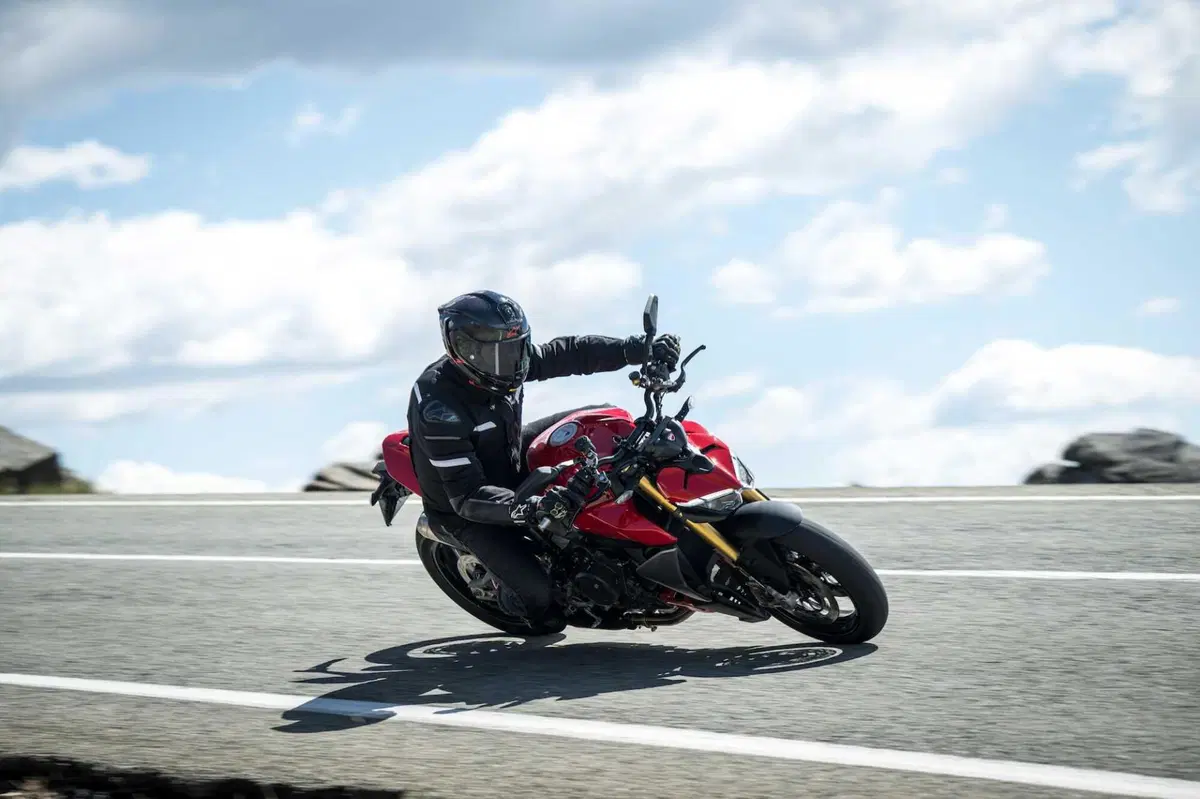 Ducati Streetfighter V2S 2025:  (36)