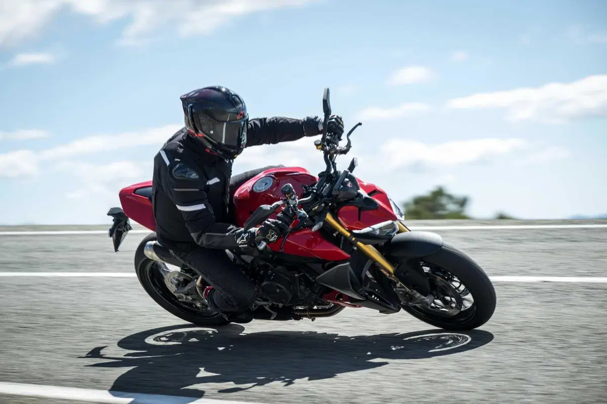 Ducati Streetfighter V2S 2025:  (41)