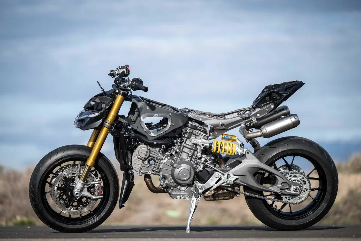 Ducati Streetfighter V2 S 2025:  (4)