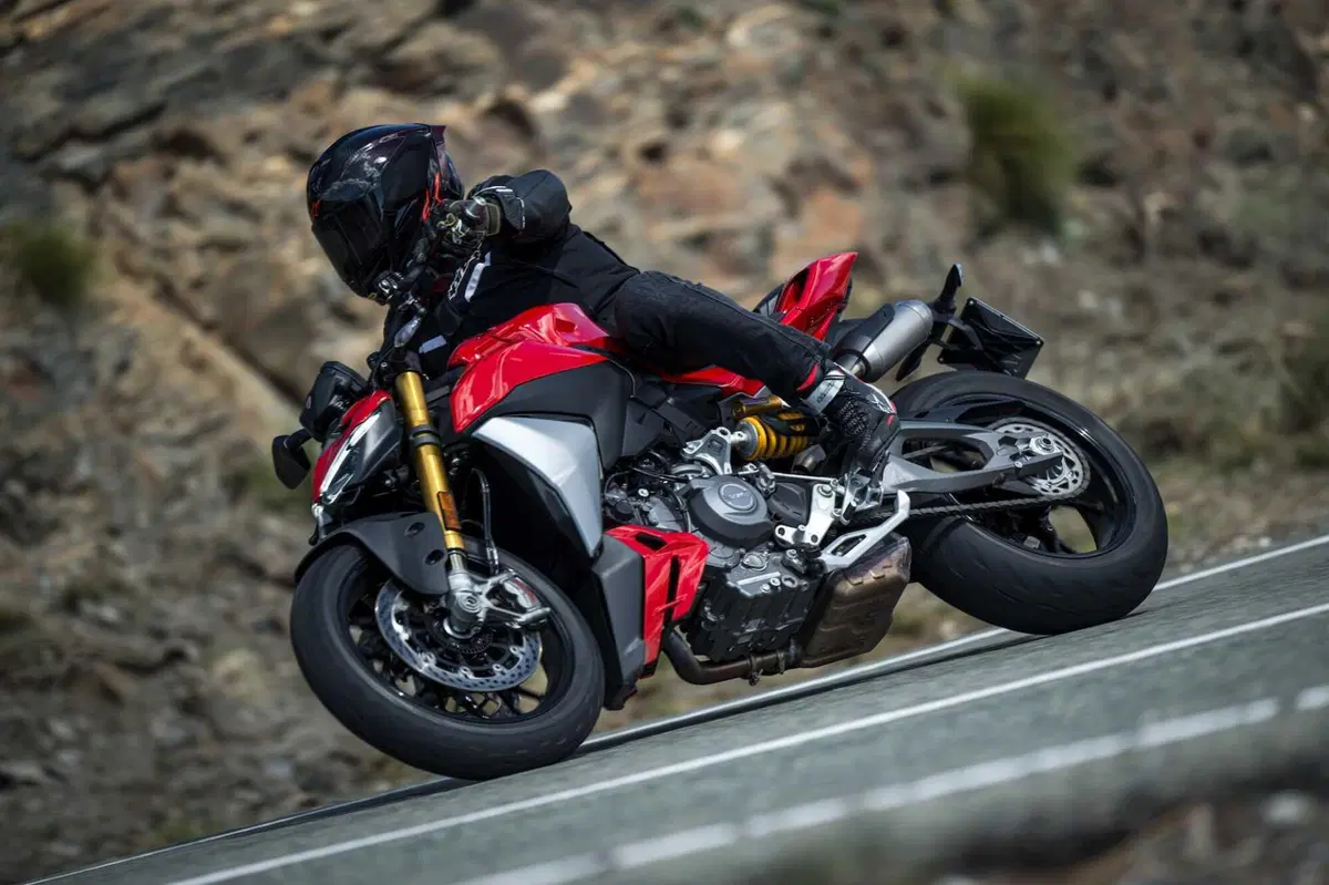 Ducati Streetfighter V2 S 2025:  (6)
