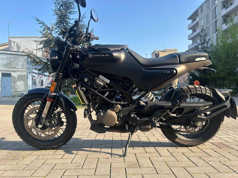 Husqvarna Svartpilen 125 (2021 - 23) (2)