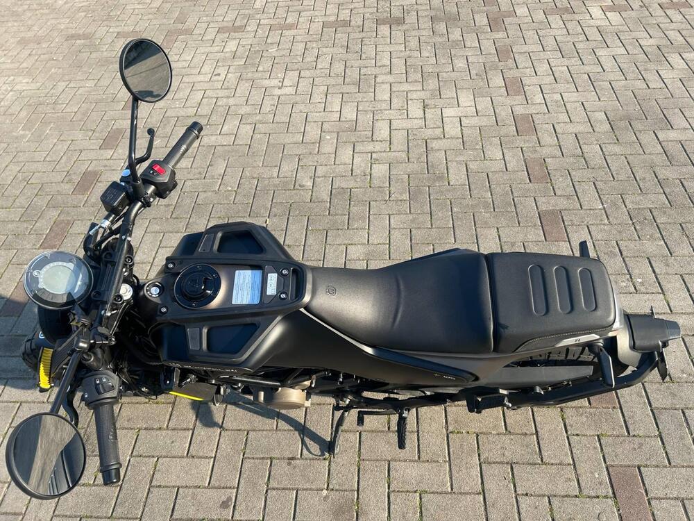 Husqvarna Svartpilen 125 (2021 - 23) (4)