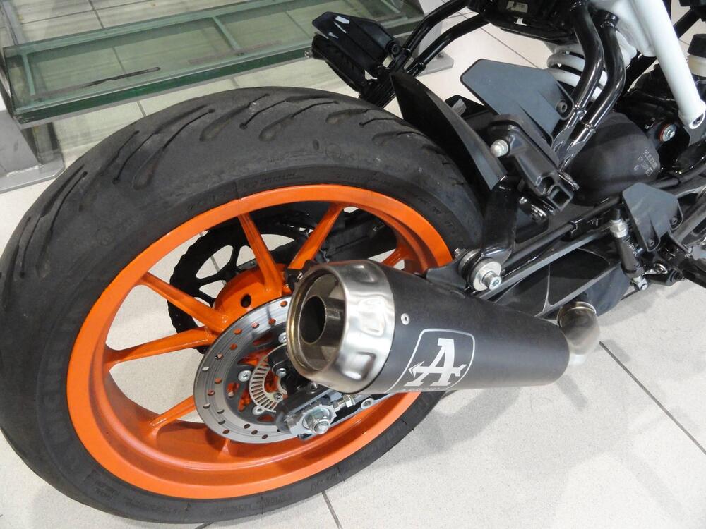 KTM 125 Duke (2021 - 23) (4)