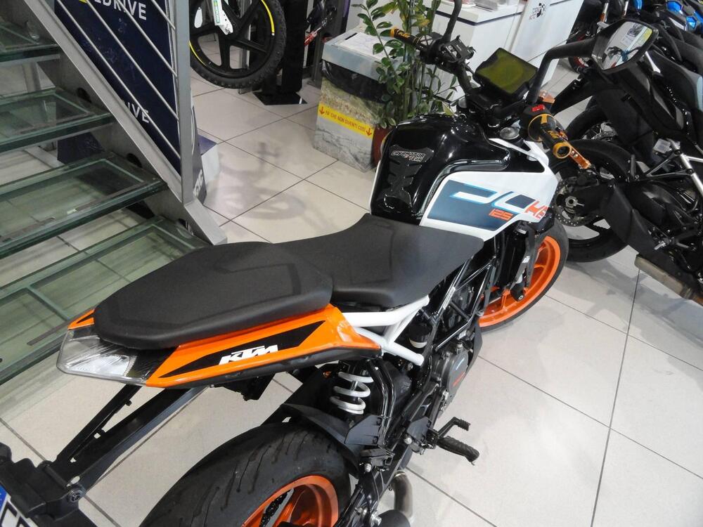 KTM 125 Duke (2021 - 23) (5)