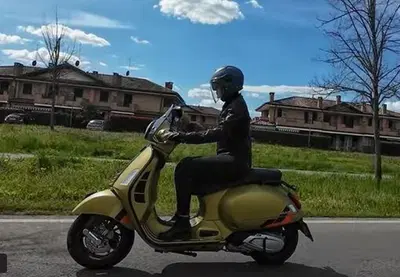 Vespa GTS 310 SuperSport TEST: cresce, si evolve, ma la Vespa &egrave; sempre la Vespa! [VIDEO]